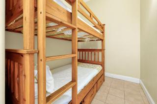 Living the Disney Dream! Lake View Luxury Condo - Orlando - 4