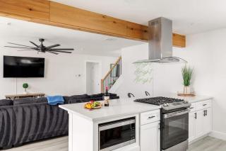 Home Sweet Austin - Pool Fire Pit Pool Table - Austin - 5