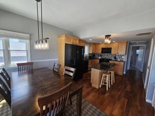 Ocean Front, Ocean Views, Roof Top Deck, Beach Badges, Wifi, Tastefully Decorated Brant Beach Ocean Front 2Nd Floor Duplex With Views Up And Down The, - Brant Beach - 4