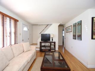Bay Side Cape In Desirable Surf City Lbi - 4 Bedroom 2 Bath With Private Yard - 3