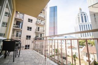 Prime Location in Batumi 1BR Apt - by Wehost - Batumi - 1
