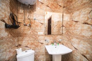 Batumi Apartment Chic City Getaway - by Wehost - Batumi - 2