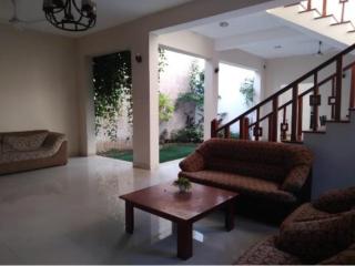 Green Court Villa - 4