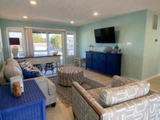 Lagoon Front, Loveladies, Dock, Decks, Beach Badges, Bikes, Ping Pong Table, Foosball, Wifi,gorgeous Reverse-Living Loveladies Contemporary On A, - Loveladies - 9