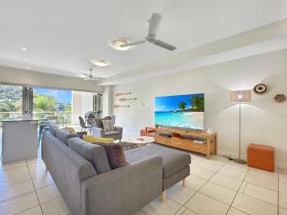 Beachside Apartment 14 - Nelly Bay - 9