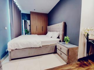 Stunning Unique And Very Upscale Apartments in Gold Crest by HBA - Lahore - 9