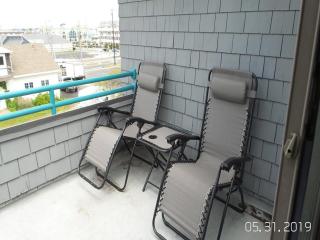 Ocean Front, Pool, Beach Badges, Wifi, Washer Dryer, Ocean Front 3Rd Floor Split Level Condo, Ocean Views, Private Beach Access, Pool Located In, - Ship Bottom - 4