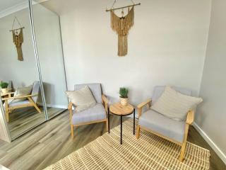 The Beach Side Micro Apartment With Free Parking - Blacksmiths - 5