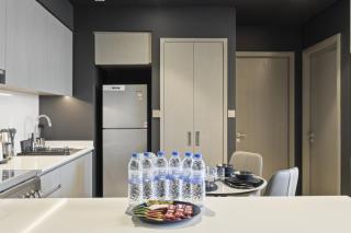 Luxury 1-Bedroom, High-Floor, Skyline Views - 2