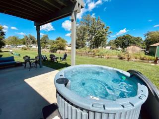 Reconnect in a Cozy Retreat - Port Clinton - 7