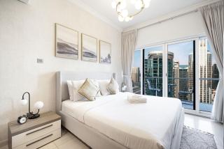 Lake View Studio near Marina with Pool, Balcony and Gym - 0