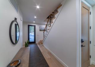 Spectacular New 4BR Townhome: Garage, Jacuzzi, BBQ - Mammoth Lakes - 3