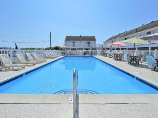 Ocean Front Condo, Beach Haven, Pool, Beach Badges, Wifi, Ocean Views, - Beach Haven - 6