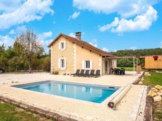 Charming Holiday Home with Private Pool - 0