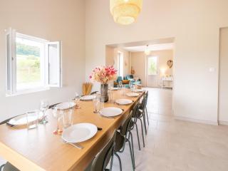 Charming House in Hautefort with Pool & Nature - Hautefort - 7