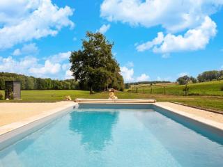 Charming House in Hautefort with Pool & Nature - Hautefort - 2