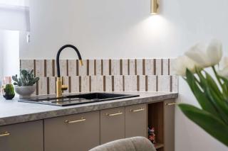 Elegant & Bright 2BR Condos - Steps from Old Town - 2