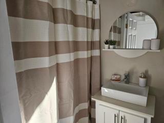 Cozy & Serene Apt Near Savannah - Port of Spain - 3