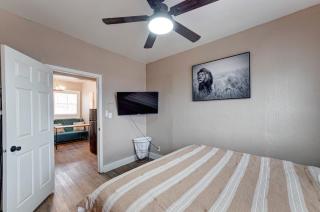 Prime 2BR Gem, Near Convention Hub! - 7