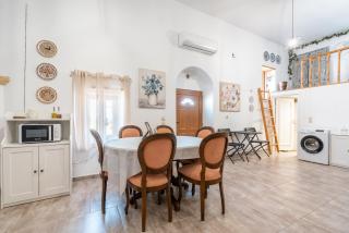 Amalia's Traditional Home in Paradisi - 4