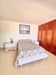 Apartamento con terraza en playa grande - Catia La Mar - 3