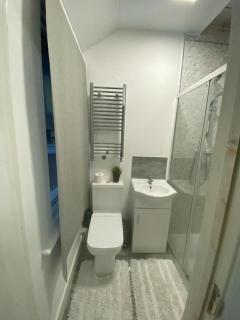 Heathrow Close Comfort Room - 5
