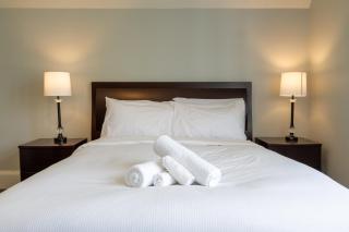 Grand 5-Bedroom Villa in Fendalton - 6