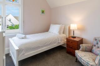 Grand 5BR Villa in Fendalton - Walk to Hagley Park - 1