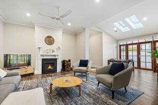 Heritage Home on March - Amazing Location - Orange - 0