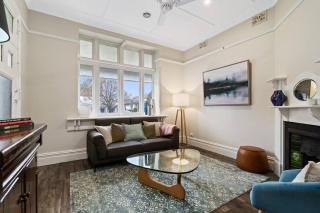 Heritage Home on March - Amazing Location - Orange - 2