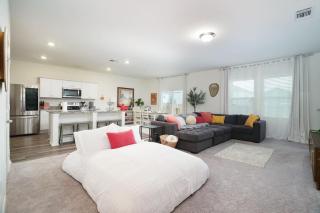 Rare Find Sleeps 13 Family Fun - San Antonio - 3