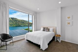 Stunning & modern home with fantastic lake views - Queenstown - 6