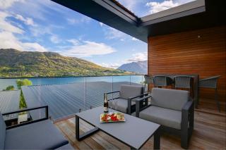 Stunning & modern home with fantastic lake views - Queenstown - 9