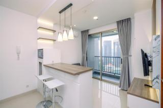 Stunning and Cozy 1BR Apartment at Ciputra World 2 By Travelio - 6