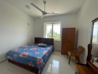 Beach front Apartment - Uswetakeiyawa - 4
