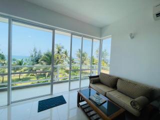 Beach front Apartment - Uswetakeiyawa - 2