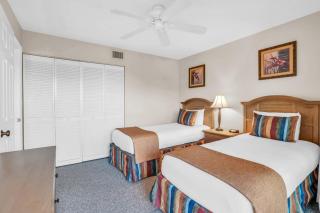 Exceptional Lake View 4th Floor Condo - Naples - 8