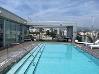 A-Class Highland 2 Bed Apt in Hollywood CA with FREE PARKING - 2