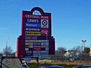 Private Entrance Full kitchen 2 bedroom Apartment - Fredericksburg - 2