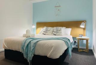 Modern unit, Pool, Gym, kitchen & CBD location - 6