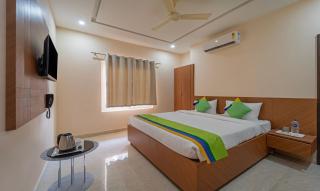 Treebo Raj Palace - Varanasi - 0