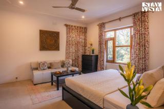 StayVista at Hampton Grove - Bonfire, Jacuzzi - Srinagar - 2