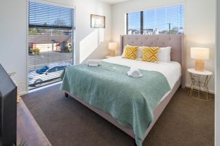 Warm and Quiet, Standalone, Sunny, Carpark - Christchurch - 6