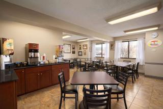 Super 8 by Wyndham Ithaca - Ithaca - 5