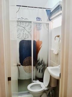 Olango Island - S&E-1 Tiny Guest House Fully Furnished with Hot Shower, Washer, Wi-Fi, Netflix & King-size Bed - 3