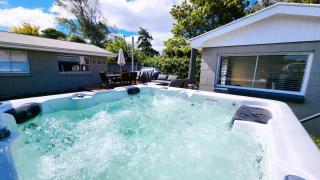 Spacious 5BDR 2BA 2LR plus sleepout Family Home - Christchurch - 7