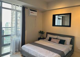 Studio in Araneta City Fast Wifi Great Location in QC - 0