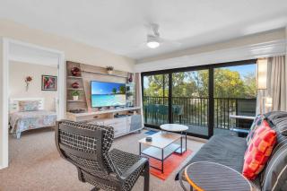 Second Floor With Lake and Fountain View - Naples - 0