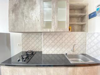 Bright Studio Room at Beverly Dago Apartment By Travelio - Bandung - 4