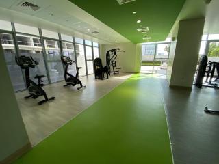 Two-Bedroom Apartment with Prime Metro Access - Dubai - 4